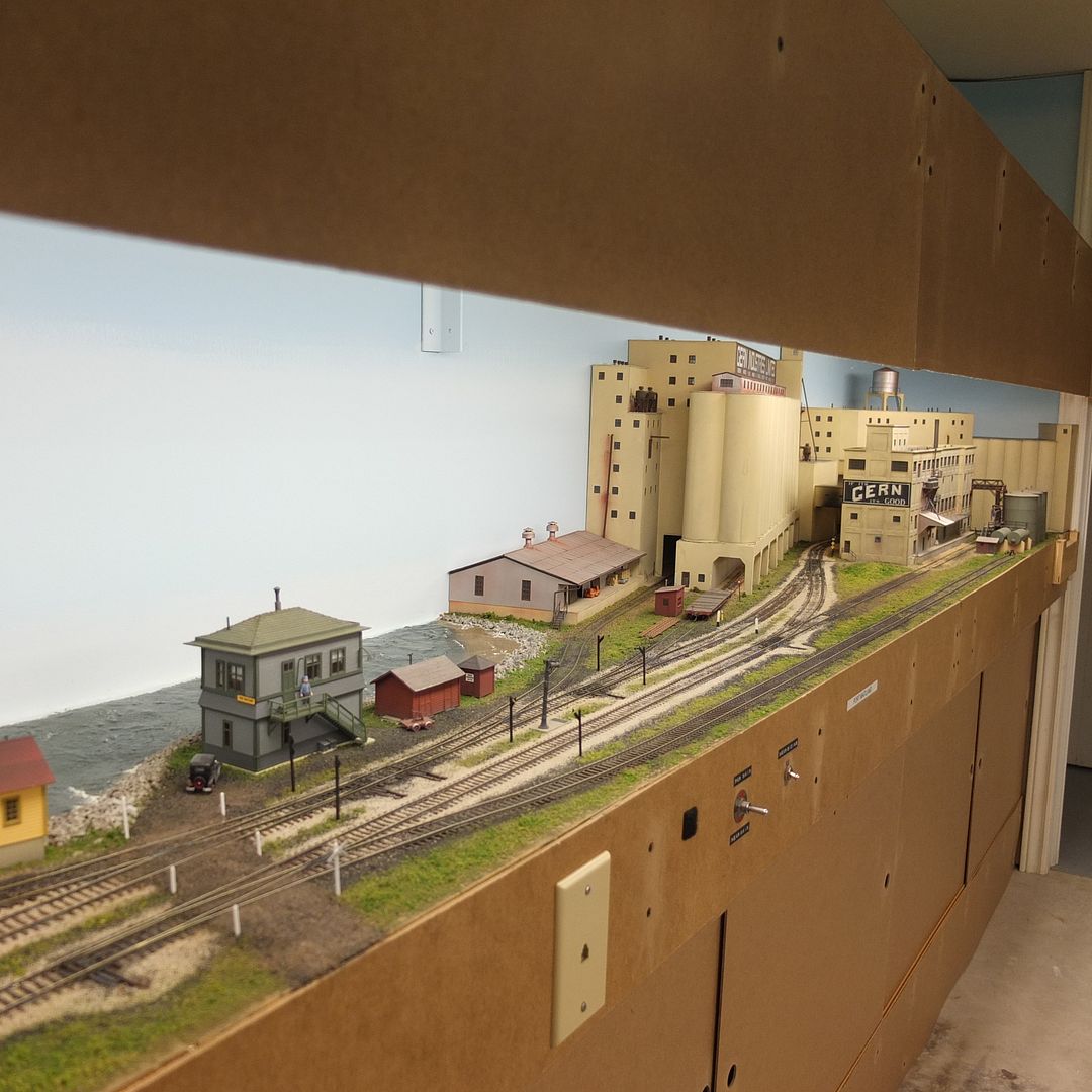 transition from Ho cork roadbed to N scale cork roadbed Model Railroader Magazine Model